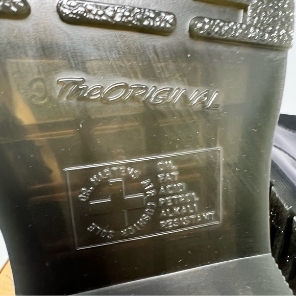 Dr.Martens 2976 Vegan Black/Rich Purple 
Size 8 - Picture 8 of 9